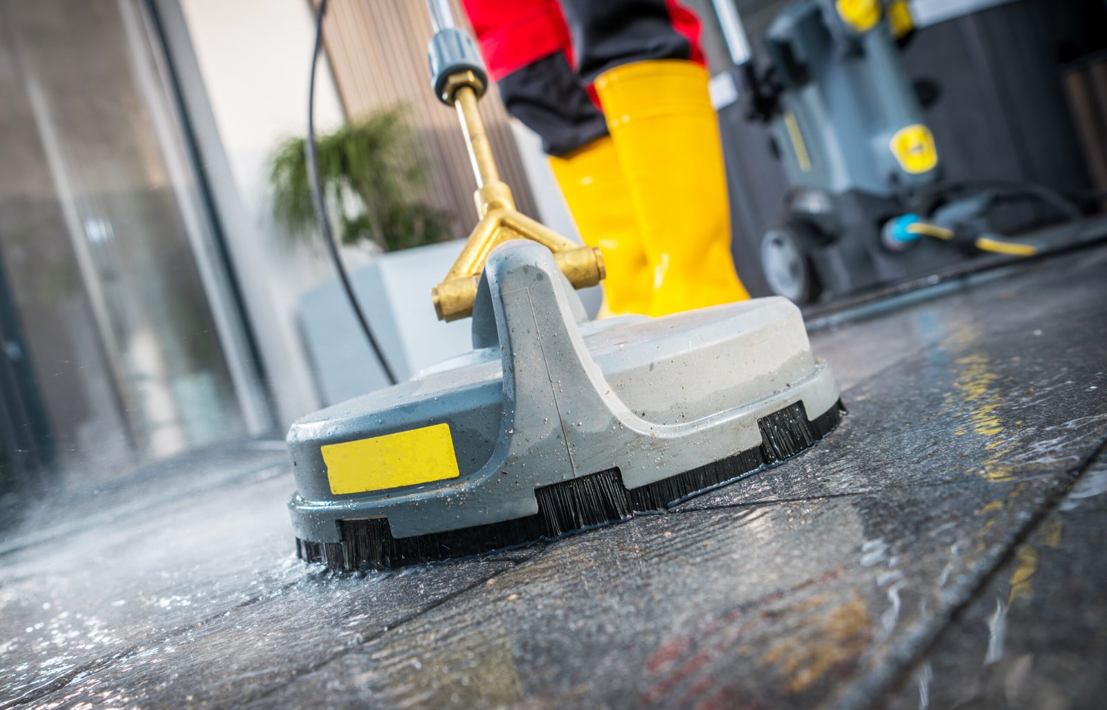 Power Water Pressure Washer Concrete Surface Cleaner Attachment. Cleaning Residential Concrete Bricks Patio.